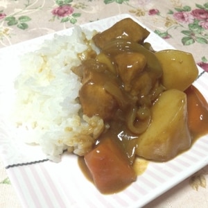 懐かしい野菜ごろごろカレーライス